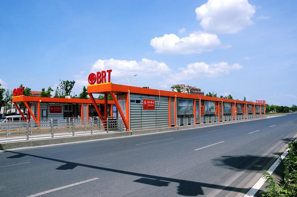 ��˾�н��ĺ��ϳ����н�·�½������ٻ�������������ģ����